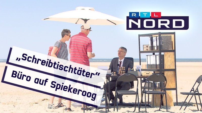 schreibtischtaeter13